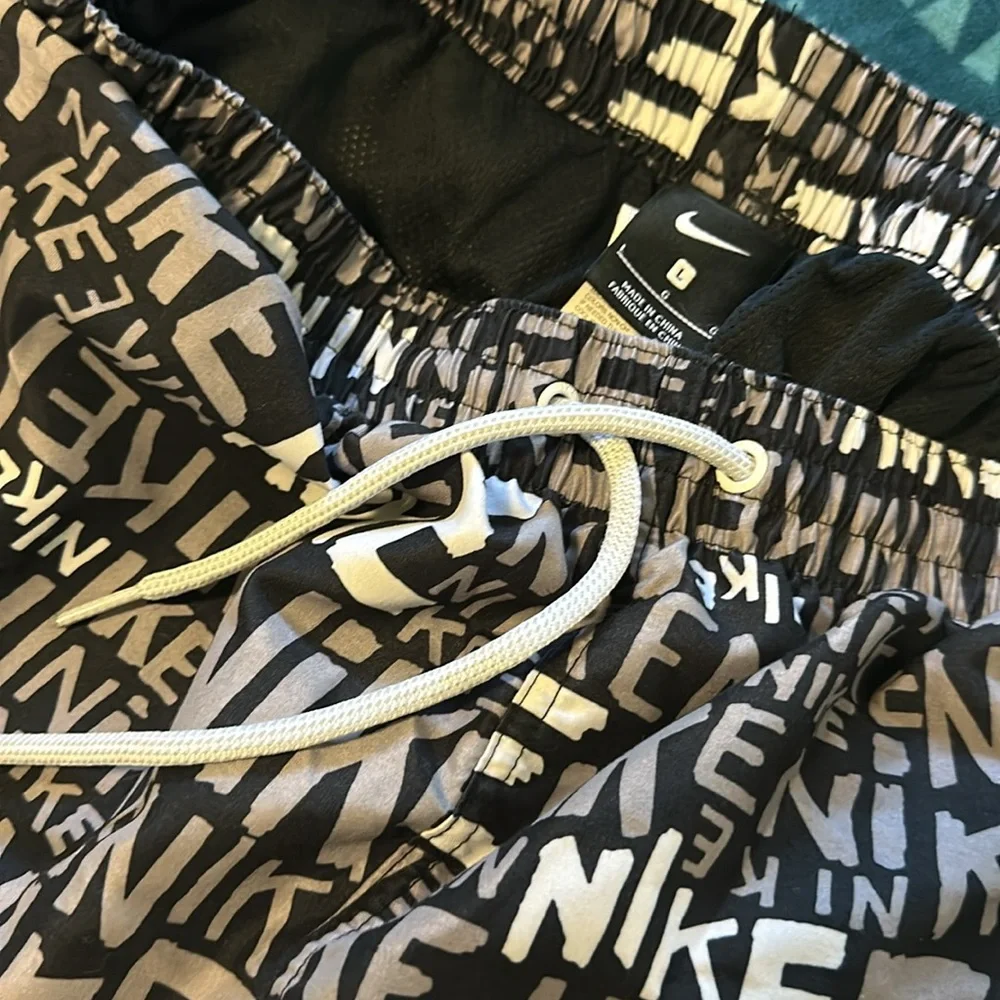 Nike shorts - Picture 2 of 2